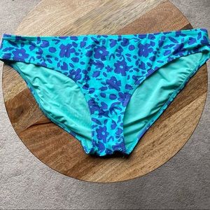 NWOT Women’s Islander Floral Print Scoop Bikini Swim Bottoms